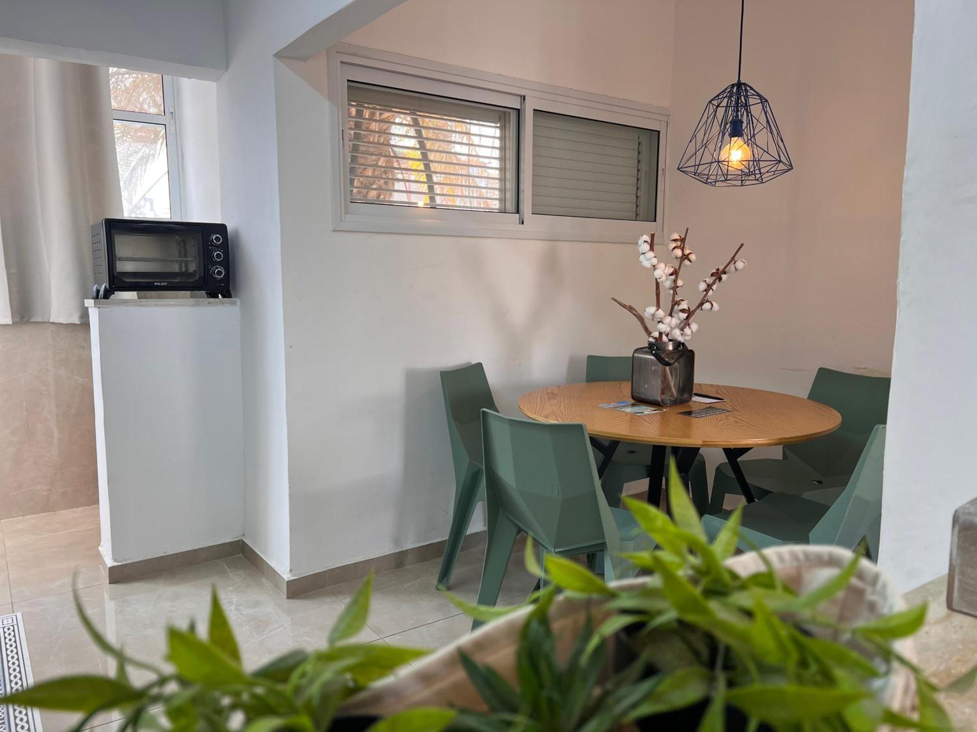 King Of The Dead Sea By Crown Apartment Neve Zohar Exterior photo